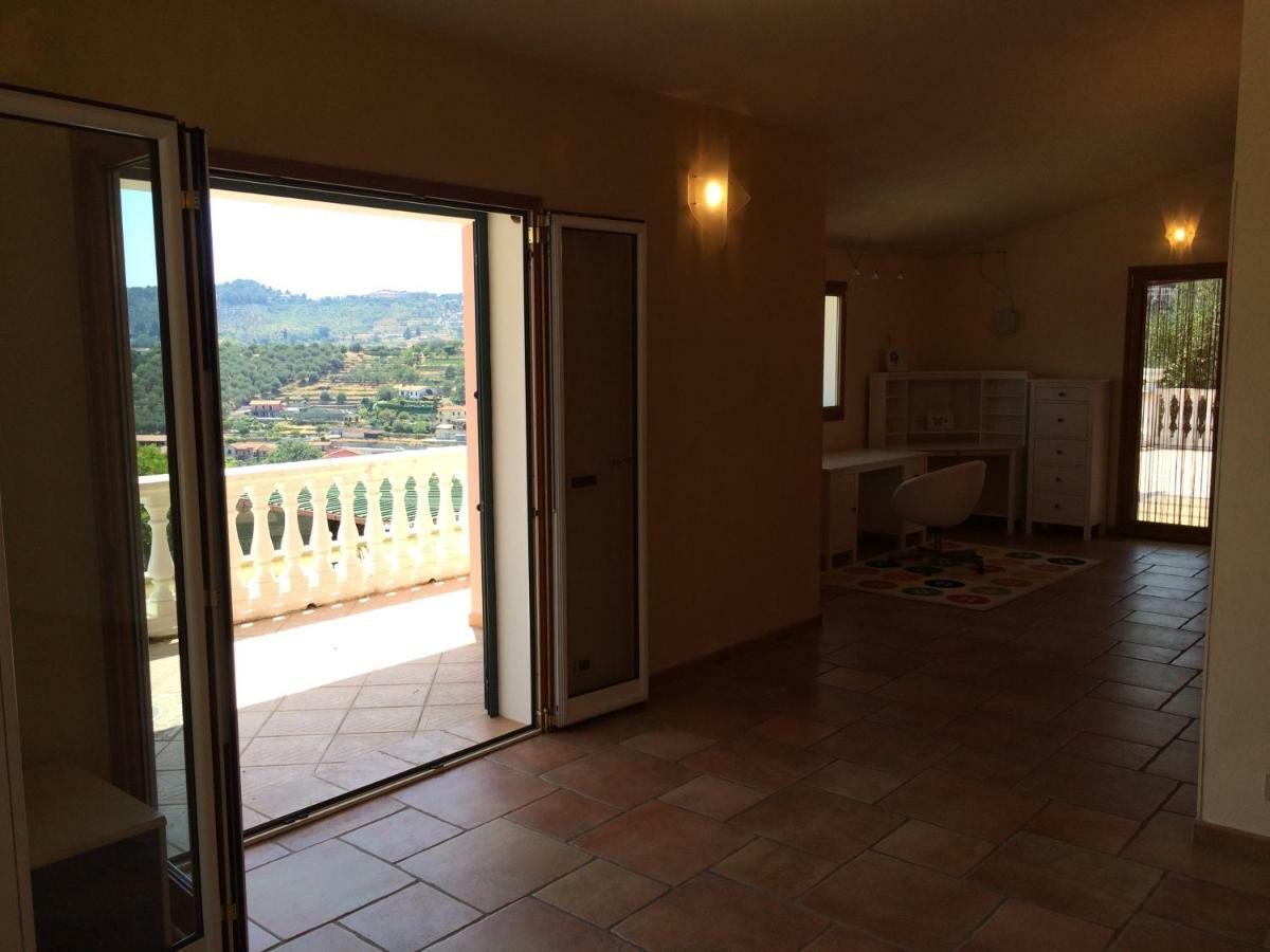 Villa Con Piscina A Imperia, Italy 외부 사진